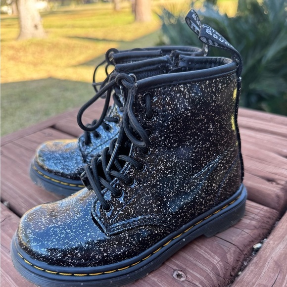 TODDLER 1460 GLITTER LACE UP BOOTS SIZE 9 LIKE NEW CONDITION - Picture 2 of 8